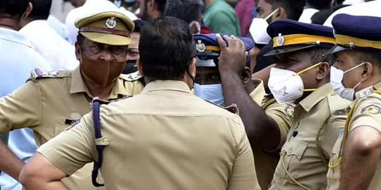 പോലീസ് സേനയിൽ അഴിച്ചുപണി ; എസ്‌പിമാരെ മാറ്റി