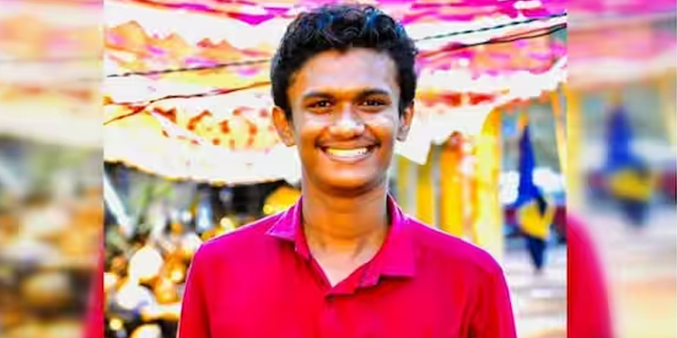 മുൻ എസ്എഫ്ഐ നേതാവിന്റെ വ്യാജസർട്ടിഫിക്കറ്റ് വിവാദം ; പ്രിൻസിപ്പലിനെ മാറ്റി