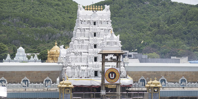 തിരുപ്പതി ക്ഷേത്ര ദർശനം ; 20 മിനിറ്റിനുള്ളിൽ വിറ്റത് 2.25 ലക്ഷം ടിക്കറ്റുകൾ