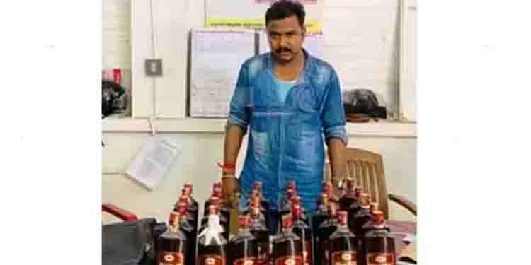 മാഹിയില്‍ നിന്ന് ബസിൽ കടത്തിയത് 30 ലിറ്റർ മദ്യം; രഹസ്യ വിവരം കിട്ടിയ എക്സൈസ് ബസ് സ്റ്റാന്റില്‍ നിന്ന് പിടിച്ചു