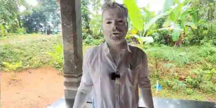 കറുപ്പ് നിറമുള്ള തന്നെ അറസ്റ്റ് ചെയ്യരുതേ..; ശരീരം മുഴുവൻ വെള്ള പെയിന്റടിച്ച് ബിജെപി അം​ഗം