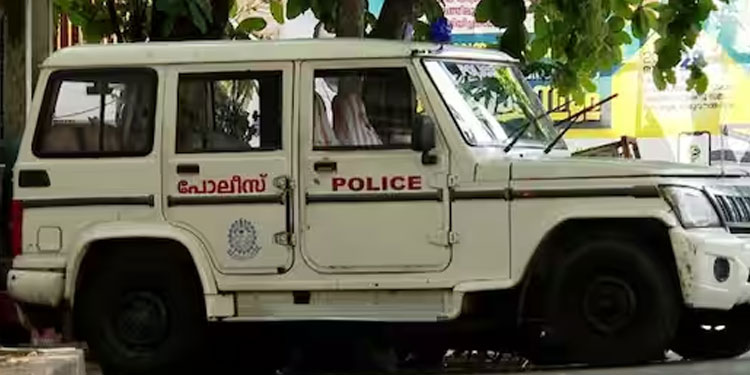 9-ാം ക്ലാസുകാരിയെ തട്ടിക്കൊണ്ടുപോകുന്നതിനിടെ വാഹനം കേടായി; പത്തനംതിട്ടയില്‍ നാല് പേർ പിടിയിൽ
