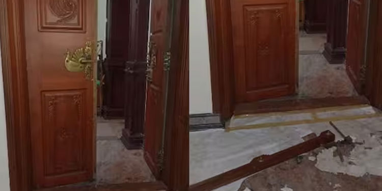 വീട്ടുകാർ ദുബായിൽ, വീട് കുത്തിത്തുറന്ന് കള്ളൻ, സിസിടിവി കാമറകളും ഹാര്‍ഡ് ഡിസ്‌ക്കും പൊക്കി; അന്വേഷണം