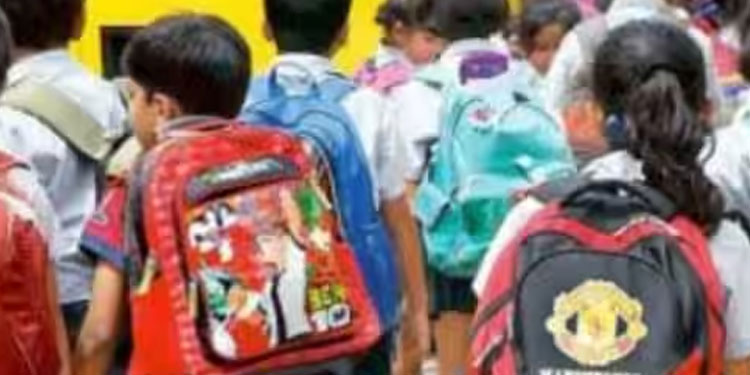 നാളെ കാസർകോട് വിദ്യാഭ്യാസ ജില്ലയിലെ സ്കൂളുകൾക്ക് സമ്പൂർണ അവധി പ്രഖ്യാപിച്ചു, എറണാകുളത്ത് നിയന്ത്രിത അവധി