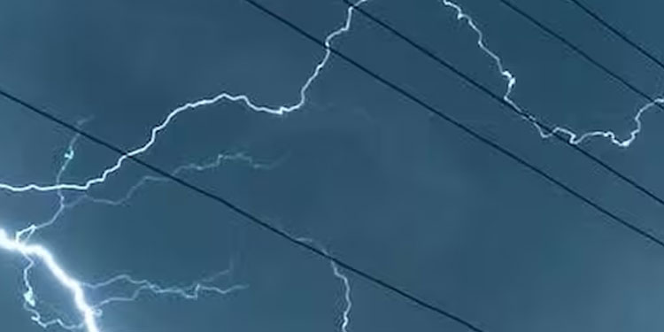 മക്കയില്‍ മിന്നലേറ്റ് നാല് മരണം, ഒരാള്‍ക്ക് പരിക്ക്