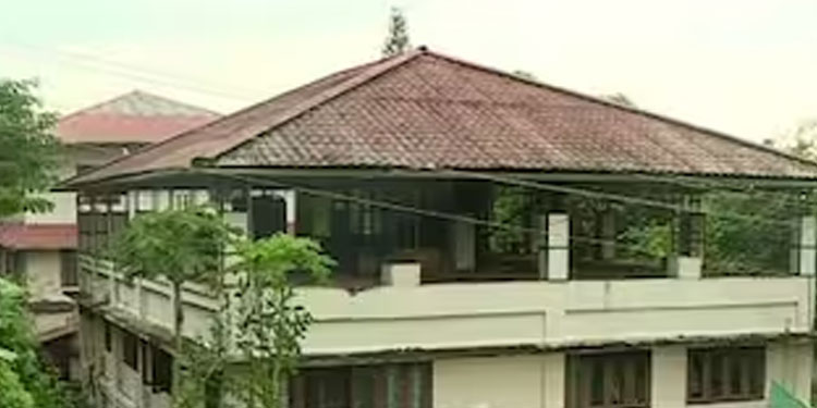 സ്വകാര്യ റബര്‍ ഫാക്ടറിയില്‍ നിന്ന് ദുര്‍ഗന്ധം: ശ്വാസംമുട്ടി മൂന്ന് പഞ്ചായത്തിലെ ജനം, ജില്ലാ കളക്ടര്‍ക്ക് പരാതി
