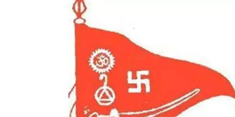 പൊ​ലീ​സ് സം​ര​ക്ഷ​ണം ല​ഭി​ക്കാ​ന്‍ സ്വ​ന്തം വീ​ടി​നു നേ​രെ ബോം​ബെ​റി​ഞ്ഞ സംഭവം: അഖിലേന്ത്യ ഹി​ന്ദു മ​ഹാ​സ​ഭ നേ​താ​വും മ​ക​നും അ​റ​സ്റ്റി​ല്‍