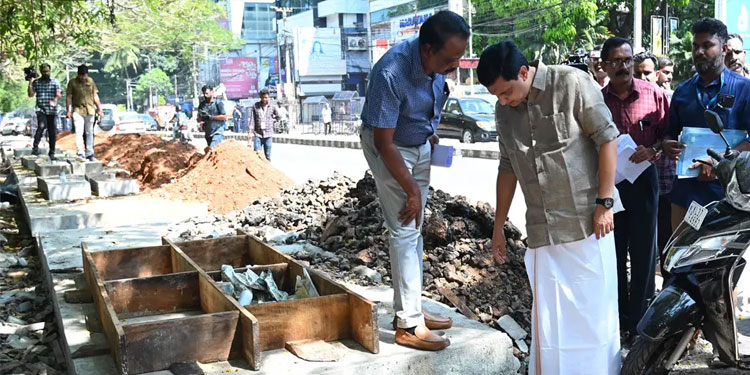 സ്മാർട്ട് സിറ്റി പദ്ധതിയിലുൾപ്പെട്ട റോഡുകളുടെ നിർമാണം സമയബന്ധിതമായി പൂർത്തീകരിക്കും: മന്ത്രി മുഹമ്മദ് റിയാസ്