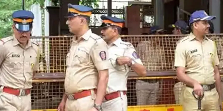 പുതുവത്സരാഘോഷത്തിനിടെ സ്ഫോടനം നടത്തുമെന്ന് ഭീഷണി: മുംബൈയിൽ കനത്ത സുരക്ഷ