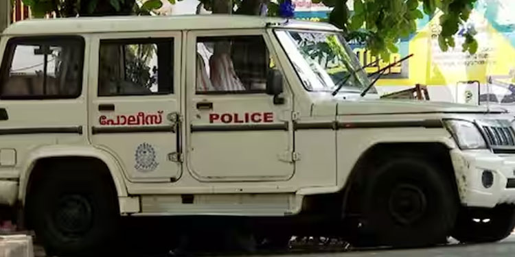 ചീട്ടുകളിയുടെ പണത്തെ ചൊല്ലി തര്‍ക്കം; ഇതര സംസ്ഥാന തൊഴിലാളികൾ സുഹൃത്തിനെ കൊന്ന് ചെളിയിൽ താഴ്ത്തി