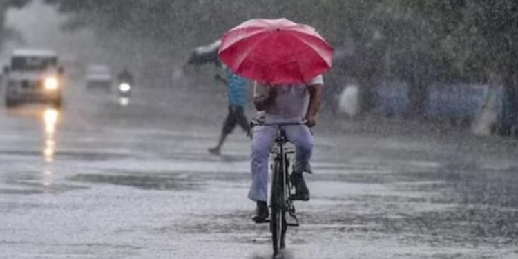 അതിതീവ്ര ന്യൂനമർദ്ദവും ചുഴലിക്കാറ്റ് ഭീഷണിയും ; തെക്കൻ കേരളത്തിലും ജാഗ്രത