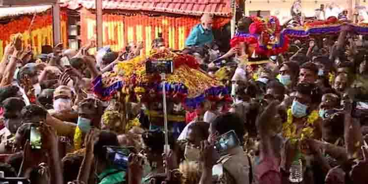 ശബരിമല മകരവിളക്ക്: തിരുവാഭരണ ഘോഷയാത്ര പന്തളത്ത് നിന്ന് ഇന്ന് പുറപ്പെടും, രാജപ്രതിനിധി അനുഗമിക്കില്ല