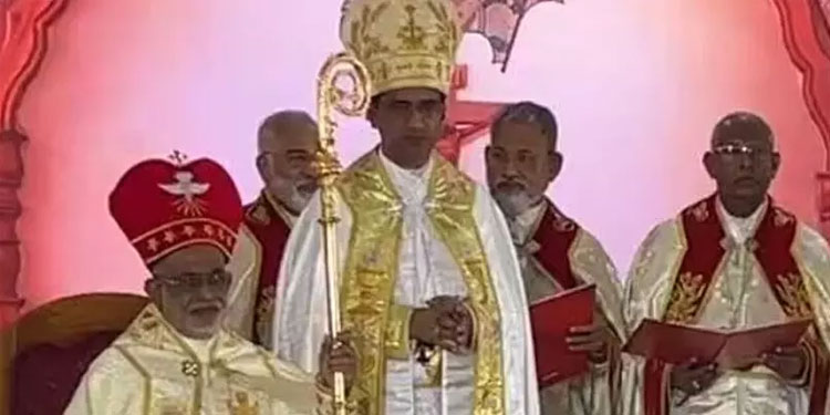 സിറോ മലബാർ സഭ മേജർ ആർച്ച് ബിഷപ്പായി മാർ റാഫേൽ തട്ടിൽ ചുമതലയേറ്റു