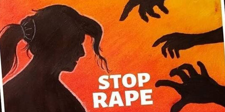 17കാരി കൂട്ടുകാരനെ വിശ്വസിച്ചു, നടന്നത് ചതി; ഹോട്ടലിലെത്തിച്ച് പീഡനം, ബീച്ച് ഫോട്ടോഗ്രാഫറടക്കം 10 പേർ പിടിയിൽ