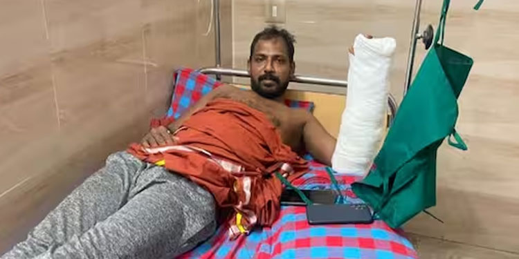 ഡിവൈഎഫ്ഐ നേതാവിനെതിരെ മയക്കുമരുന്ന് സംഘത്തിന്‍റെ ആക്രമണം; വെട്ടേറ്റ കൈ യോജിപ്പിച്ചത് പ്ലാസ്റ്റിക് സർജറിയിലൂടെ