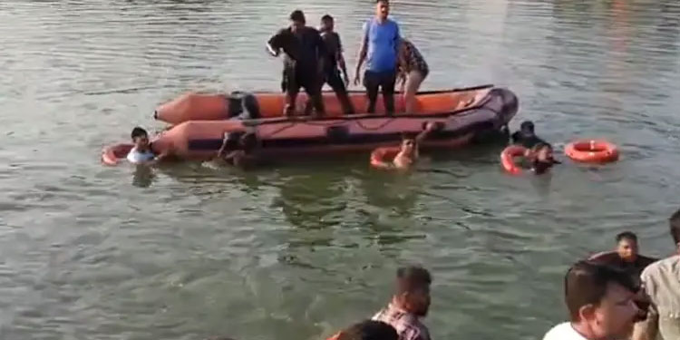 ​ഗുജറാത്തിൽ വിദ്യാർഥികളുമായി പോയ ബോട്ട് മറിഞ്ഞു: 6 മരണം