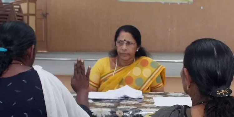 തൊഴിലിടങ്ങളില്‍ ഇന്റേണല്‍ കമ്മറ്റി ഉറപ്പാക്കണമെന്ന് വനിത കമീഷൻ