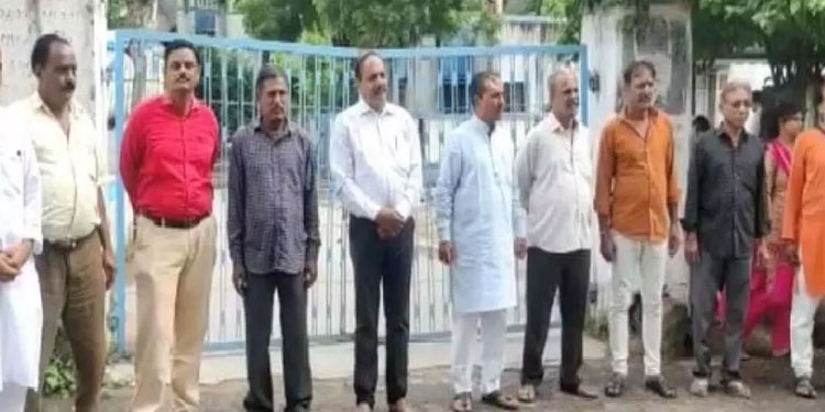 ബിൽക്കീസ് ബാനു കേസ്: പ്രതികൾ ഒളിവിലല്ല, പൊലീസ് നിരീക്ഷണത്തിലെന്ന വാദവുമായി ​ഗുജറാത്ത് പൊലീസ്