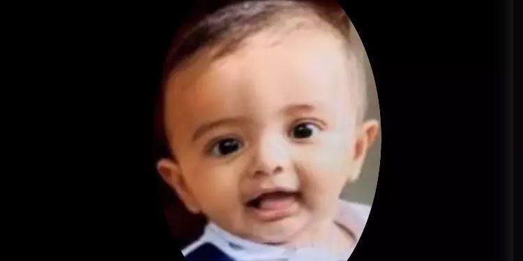 ഉറക്കത്തിനിടയിൽ മുലപ്പാല്‍ തൊണ്ടയില്‍ കുടുങ്ങി എട്ടുമാസം പ്രായമുള്ള കുഞ്ഞ് മരിച്ചു