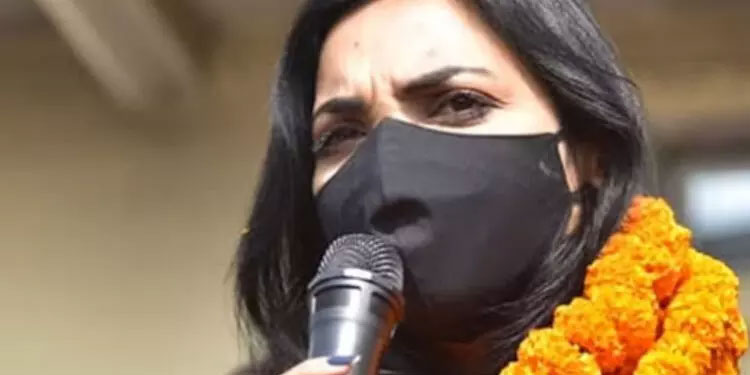 ‘നിതീഷിനെ പുറത്താക്കാതെ മാസ്ക് മാറ്റില്ല’; ജെ.ഡി.യു നേതാവ് വീണ്ടും യുടേണടിക്കുമ്പോൾ പ്രതികരിച്ച് പുഷ്പം പ്രിയ