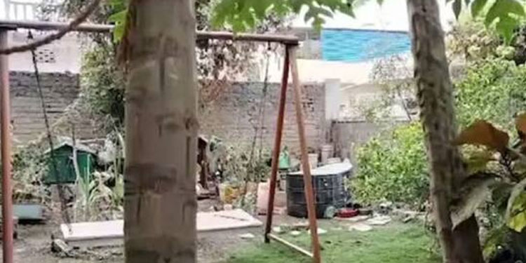കർണാടകയിൽ സ്കൂൾ വിദ്യാർഥികളെ കൊണ്ട് ടോയ്ലറ്റ് കഴുകിച്ചു; പ്രിൻസിപ്പലിനെതിരെ പരാതിയുമായി വിദ്യാർഥിയുടെ പിതാവ്