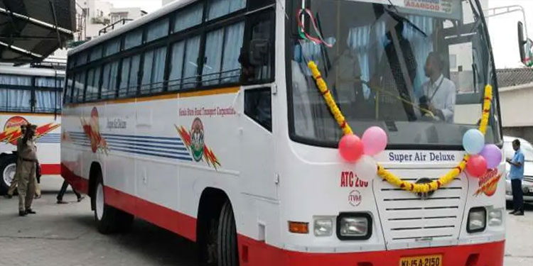 മിന്നൽ ബസ്സിന് കല്ലെറിഞ്ഞവർ റിമാൻഡിൽ