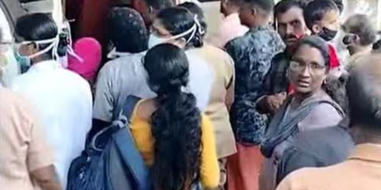 കോഴിക്കോട് കുഞ്ഞുങ്ങളെ സ്വന്തം ശരീരത്തില്‍ കെട്ടി വെച്ച് അമ്മ കിണറ്റില്‍ ചാടി ; അമ്മയും രണ്ട് മക്കളും മരിച്ചു