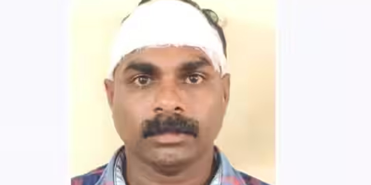 റോഡിൽ നിന്ന യുവാവിനെ ഹെൽമറ്റ് കൊണ്ട് തലയ്ക്കടിച്ചു, കുത്തി പരിക്കേൽപ്പിച്ചു; പ്രതി അറസ്റ്റിൽ