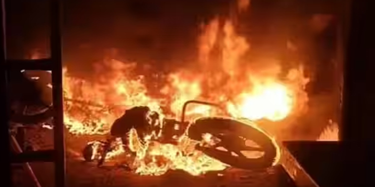 മദ്രസ തകര്‍ത്തതിന് പിന്നാലെ സംഘര്‍ഷം: ഹൽദ്വാനിയിൽ കനത്ത സുരക്ഷ, അക്രമികളെ കണ്ടാലുടൻ വെടിവെക്കാൻ നിര്‍ദ്ദേശം