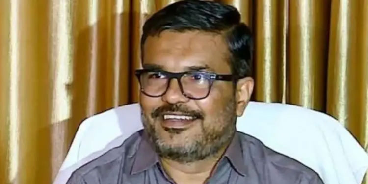 കൊടുത്താൽ കർണാടകയിലും കിട്ടുമെന്നാണ് പുതു ചൊല്ല്.. ഇപ്പോഴെങ്ങനെയുണ്ട് കോൺഗ്രസേയെന്ന് എം ബി രാജേഷ്