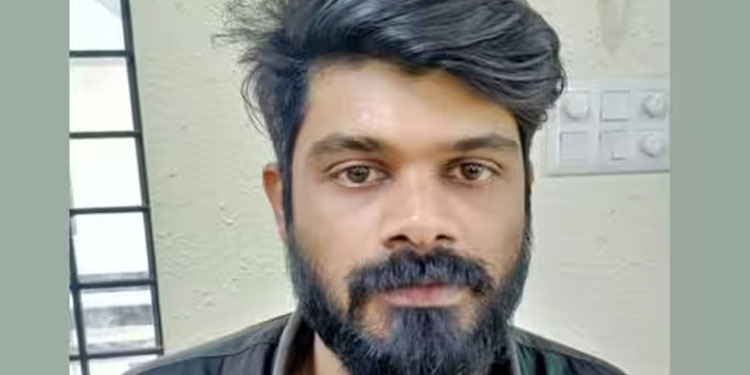 സ്കൂൾ വഴിയിൽ ഇറച്ചിവെട്ട് ജോലി, പേപ്പറിൽ നമ്പ‍ര്‍ നൽകി, വിളി-മെസേജ്- പ്രണയനാട്യം, പീഡനത്തിന് 31 വര്‍ഷം ജയിൽ