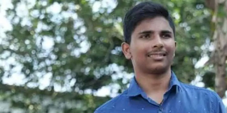 കാഞ്ഞിരപ്പള്ളിയിൽ  കുർബാനയ്ക്കിടെ വിദ്യാർഥി കുഴഞ്ഞുവീണു മരിച്ചു