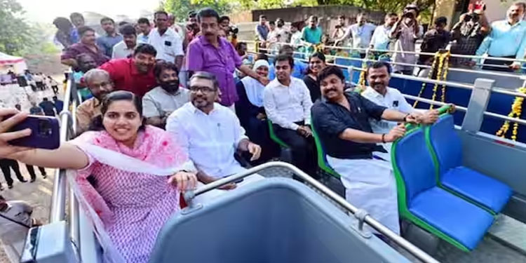 ‘ഇ-ബസുകൾക്ക് വൻ പിന്തുണ’, യാത്രയിൽ മന്ത്രിമാരും മേയറും; ഫ്‌ളാഗ് ഓഫ് ചെയ്തത് ഡബിള്‍ ഡെക്കര്‍ അടക്കം 22 ബസുകൾ