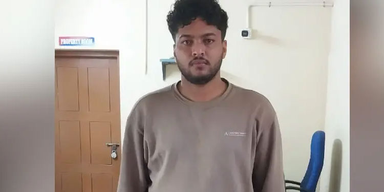 വ്യാജ പാസ്‌പോര്‍ട്ടും രേഖകളും നിര്‍മ്മിക്കുന്ന മൂന്നംഗ സംഘത്തെ പിടികൂടി