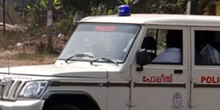 ജാമ്യം ലഭിച്ച പ്രതിയെ വീണ്ടും പിടിച്ചു; പൊലീസുകാരനെതിരെ കേസ്
