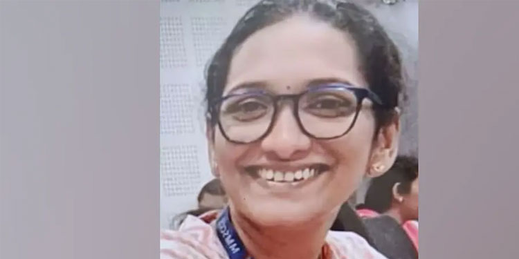 ചേർത്തലയിൽ ഭർത്താവ് പെട്രോളൊഴിച്ച് തീകൊളുത്തിയ യുവതി മരിച്ചു