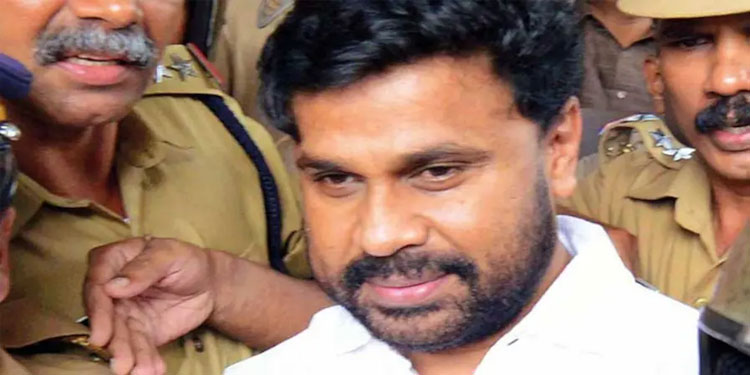 ദിലീപിന് തിരിച്ചടി; മെമ്മറി കാർഡ് ചോർന്നതിലെ അന്വേഷണ റിപ്പോർട്ട് നടിക്ക് നൽകണമെന്ന് ഹൈക്കോടതി