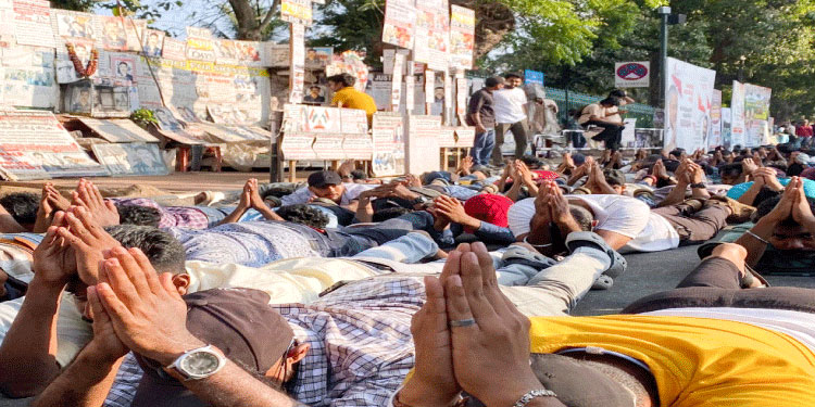 കർഷകർക്ക് നേരെ വീണ്ടും ഡ്രോൺ, കണ്ണീർവാതക പ്രയോഗം; ശംഭുവിലും കനൗരിയിലും കർഷകരെ നേരിട്ട് പൊലീസ്