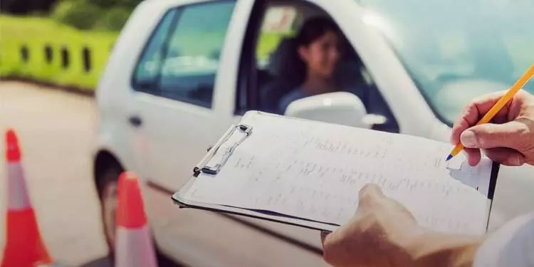 ഡ്രൈവിങ് ലൈസൻസ് പരിഷ്കാരം; പഠനം ഭാരമാകും ഫീസും ഉയർന്നേക്കും