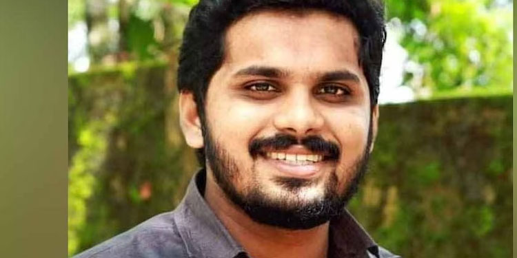 നിയമ വിദ്യാർഥിനിക്ക് മർദനം: ഡിവൈഎഫ്ഐ നേതാവിനെ കോളജിൽനിന്ന് പുറത്താക്കി