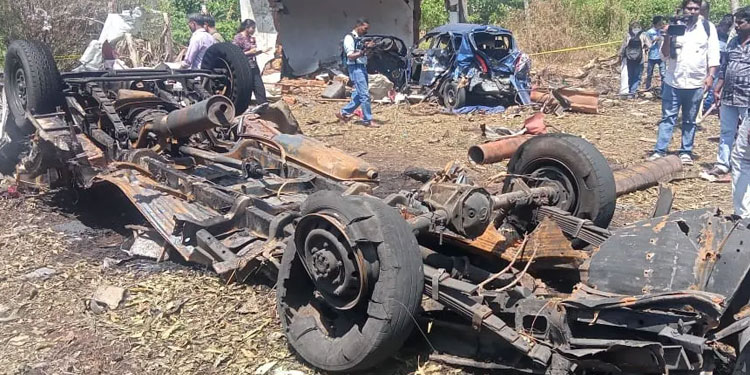 തൃപ്പൂണിത്തുറ പടക്ക സ്ഫോടനം : പരിക്കേറ്റ 4 പേർ മെഡിക്കൽ കോളേജിൽ ; വിദഗ്ധ ചികിത്സ ഉറപ്പാക്കുമെന്ന് മന്ത്രി