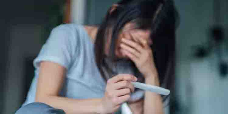 25 ലക്ഷം ‘വധുവില’ നല്കാന് കാമുകന് വിസമ്മതിച്ചു; അഞ്ചാം മാസം ഗർഭച്ഛിദ്രം നടത്തി കാമുകി