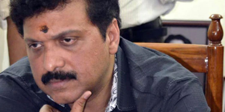ഡ്രൈവിംഗ് ടെസ്റ്റിൽ പ്രതിസന്ധി; ഗതാഗതമന്ത്രിയുടെ വിചിത്ര നിർദ്ദേശം എങ്ങനെ നടപ്പാക്കുമെന്നറിയാതെ ഉദ്യോഗസ്ഥർ