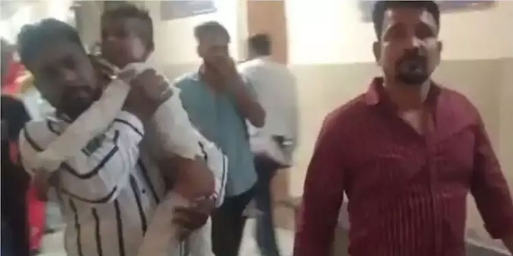 ശിവരാത്രി ഘോഷയാത്രക്കിടെ വൈദ്യുതി ലൈനിൽനിന്ന് ഷോ​ക്കേറ്റ് 14 കുട്ടികൾക്ക് പൊള്ളലേറ്റു; രണ്ടുപേരുടെ നില ഗുരുതരം