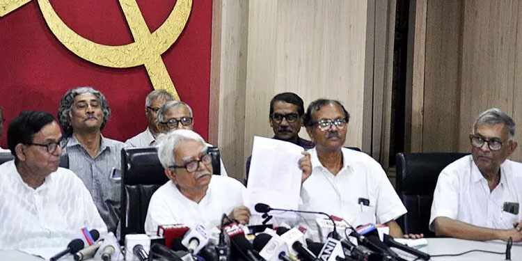 കോൺഗ്രസുമായുള്ള സീറ്റ് ധാരണ നീളുന്നതിനിടെ ബംഗാളിൽ 16 സ്ഥാനാർഥികളെ പ്രഖ്യാപിച്ച് ഇടതുപക്ഷം