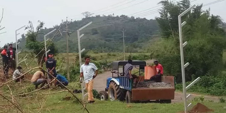 അട്ടപ്പാടിയിലെ വ്യാജരേഖ: സത്യാഗ്രഹം നടത്തുമെന്ന് ആദിവാസി കുടുംബം മുഖ്യമന്ത്രിക്ക് കത്തയച്ചു
