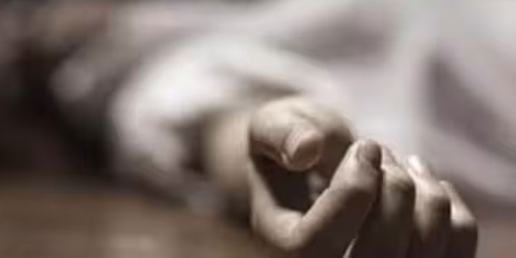 18കാരി തീകൊളുത്തി ജീവനൊടുക്കി; അയൽക്കാരുടെ നിരന്തര പീഡനം മൂലമെന്ന് കുടുംബം, അന്വേഷണം