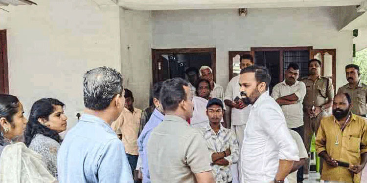 കടമ്പനാട്​ വില്ലേജ്​ ഓഫിസറുടെ ആത്മഹത്യ; കലക്​ടറോട്​ അന്വേഷണം ആവശ്യ​പ്പെട്ട്​ കുടുംബം