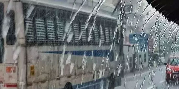വേനൽ മഴ; കേരളത്തിൽ 12 ജില്ലകൾക്ക് മുന്നറിയിപ്പ്