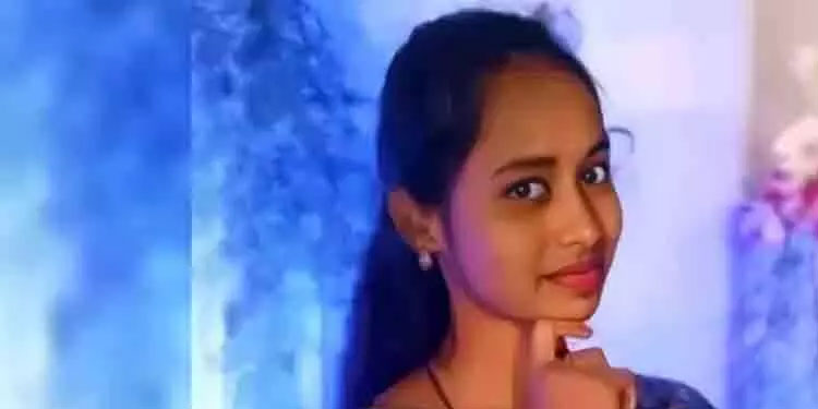 ആൺസുഹൃത്തിനൊപ്പം വീട്ടിൽ കണ്ടു; 19കാരിയായ മകളെ കഴുത്തുഞെരിച്ചു​​ കൊന്ന അമ്മ അറസ്റ്റിൽ